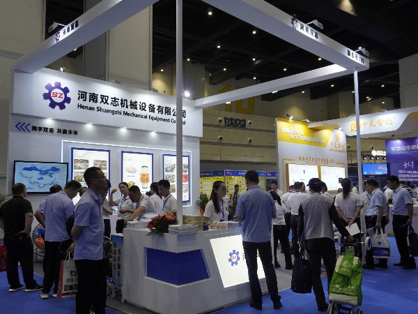 會展隨行，服務有我_河南雙志