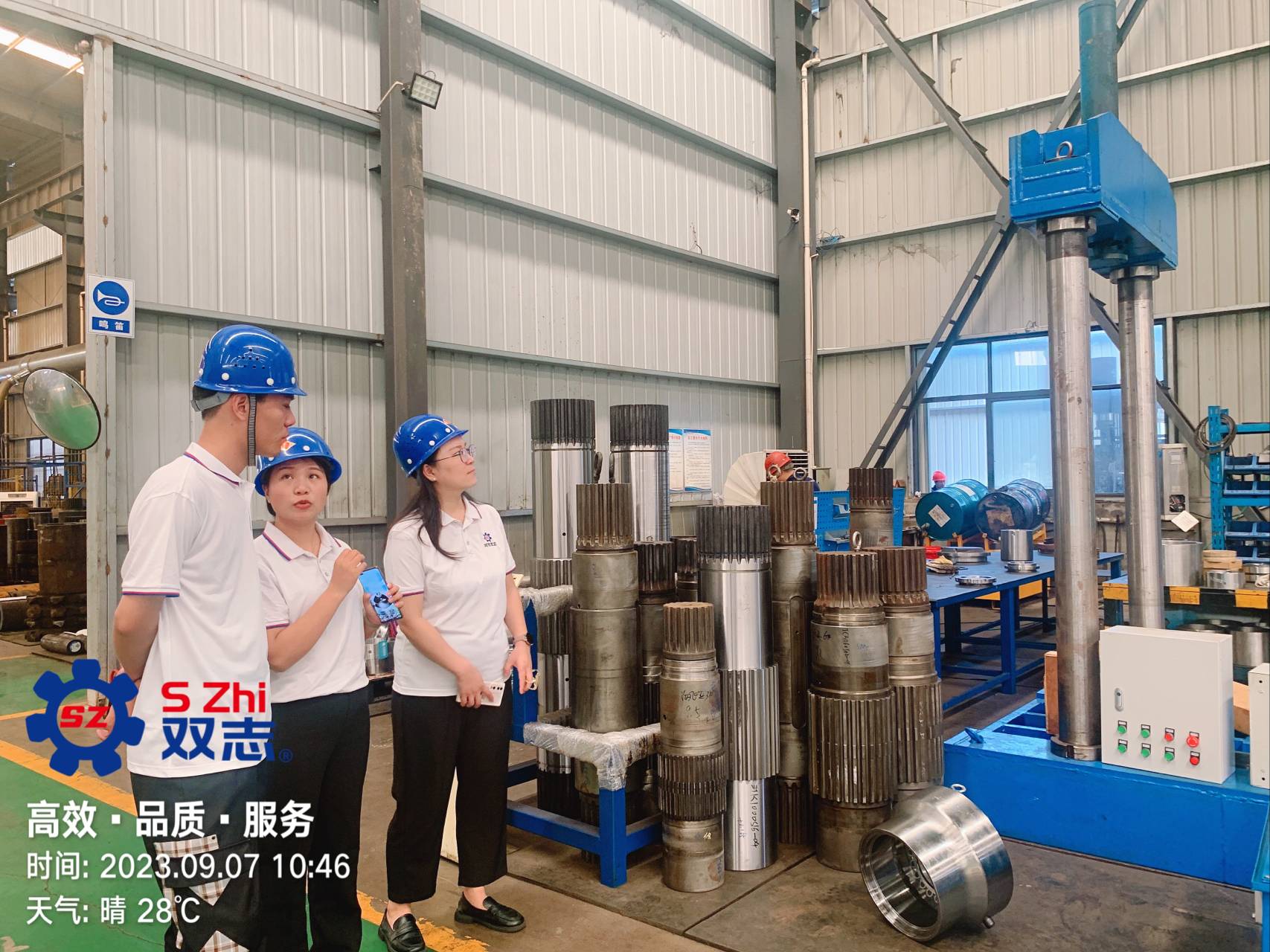 學有所用，用有所獲。部分員工到訪車間參觀學習