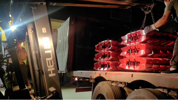 雙志配件“倉”滿即發(fā)，護航生產(chǎn)無時差